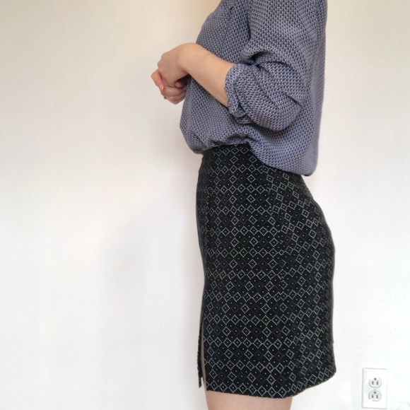 One of a kind mini black skirt 🌸 Made in Canada - Picture 8 of 14